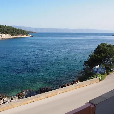 Beachfront Jelsa (Hvar)